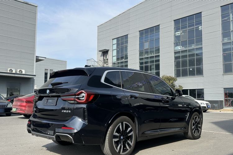 Used BMW iX3 2024 Leading Model Exterior 8