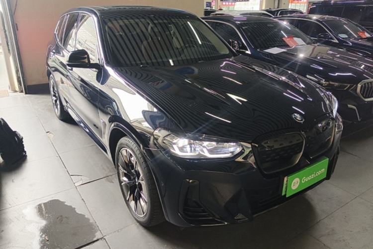 Used BMW iX3 2024 Leading Type Front Right 45 Deg