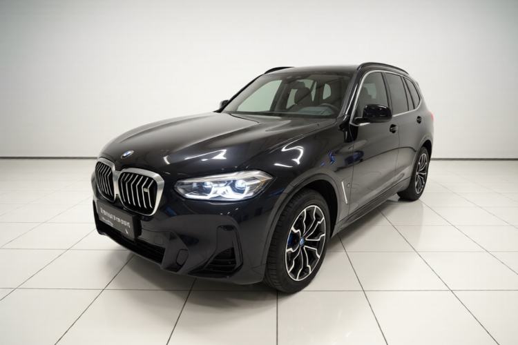 BMW iX3 2024 Leading Model