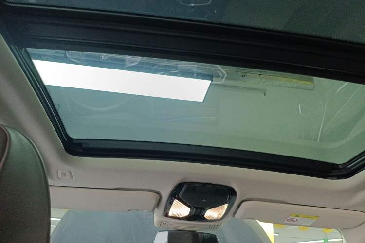Used BMW iX3 2024 Leading Model Headliner