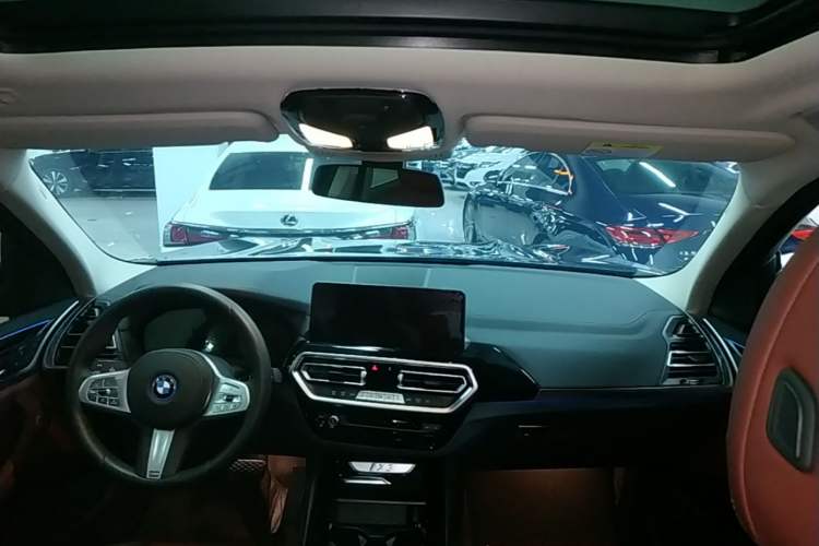 Used BMW iX3 2024 Leading Model Headliner