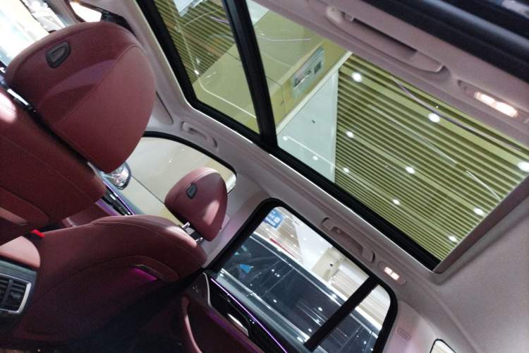 Used BMW iX3 2024 Leading Model Headliner
