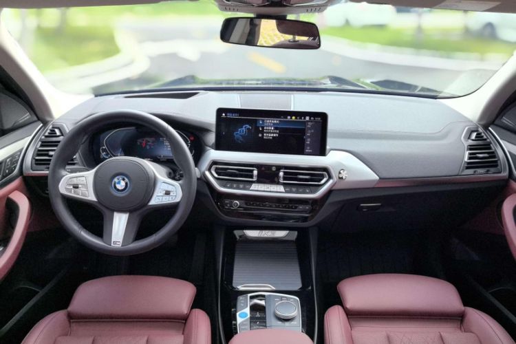 Used BMW iX3 2024 Leading Type Interior 1