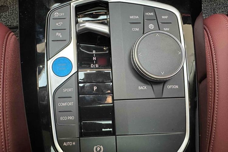 Used BMW iX3 2024 Leading Type Interior 4