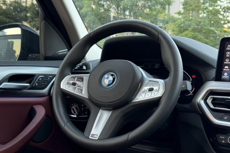 Used BMW iX3 2024 Leading Type Interior 4