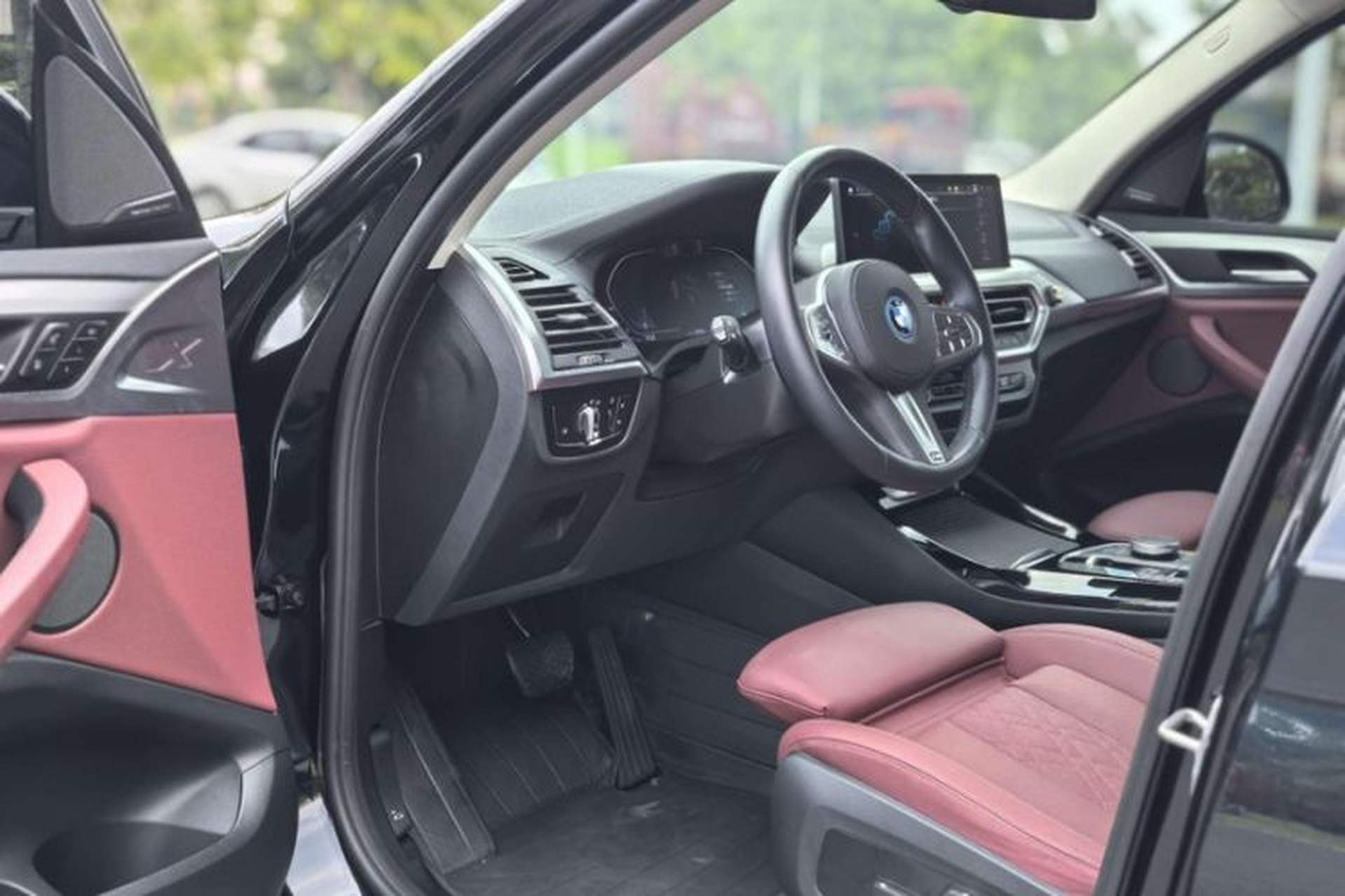 Used BMW iX3 2024 Leading Type Interior 4