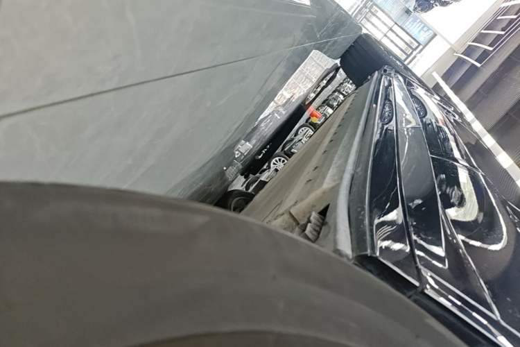 Used BMW iX3 2024 Leading Model Left Side Sill