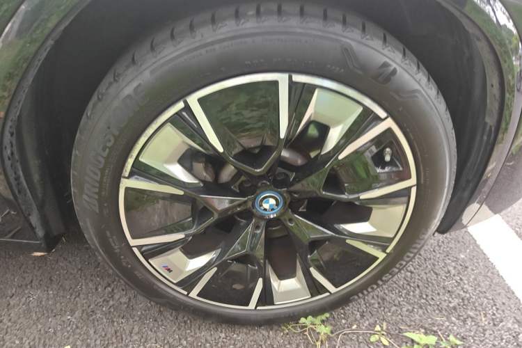 Used BMW iX3 2024 Leading Type Right Front Wheel Hub