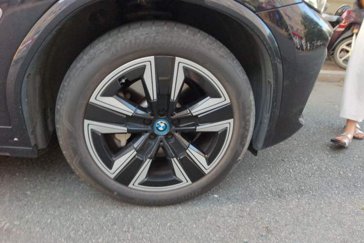 Used BMW iX3 2024 Leading Model Right Front Wheel Hub