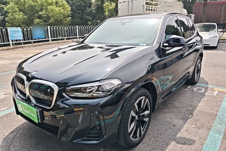 BMW iX3 2024 Leading Model