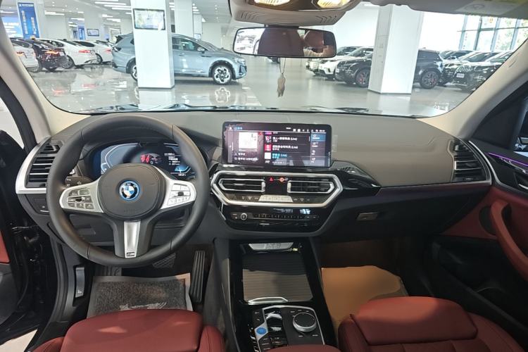 Used BMW iX3 2024 Leading Model Center Console