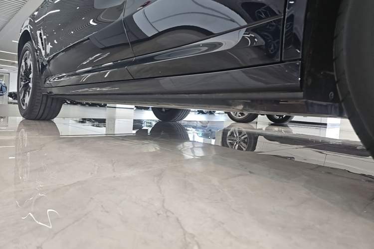 Used BMW iX3 2024 Leading Model Left Side Sill