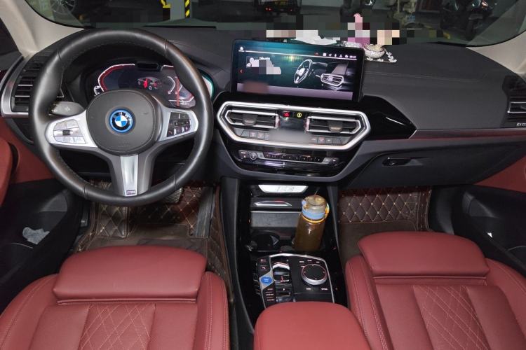 Used BMW iX3 2024 Leading Model Center Console