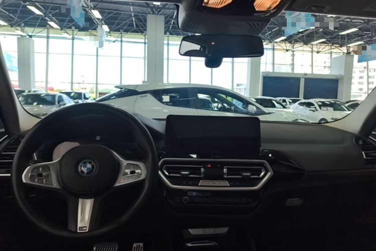 Used BMW iX3 2024 Leading Model Center Console