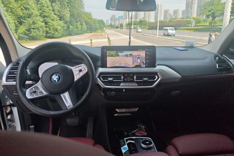 Used BMW iX3 2024 Leading Type Center Console