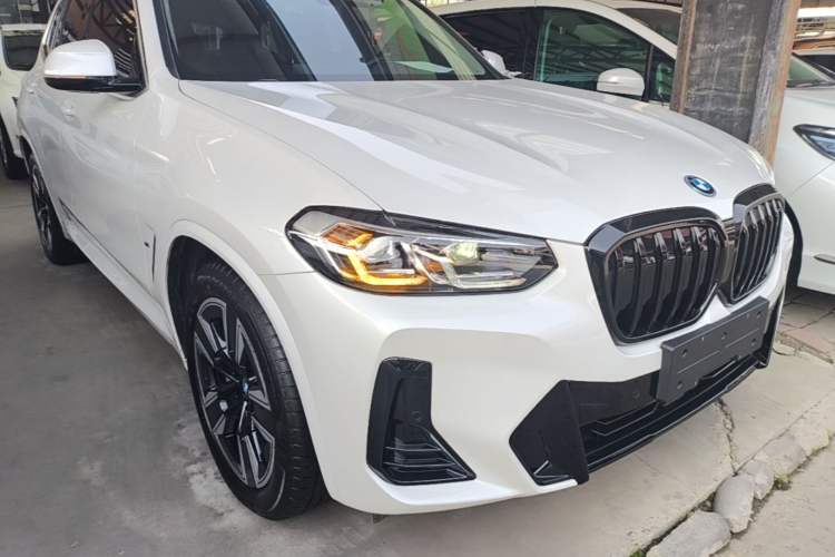 Used BMW iX3 2024 Leading Model Exterior 1
