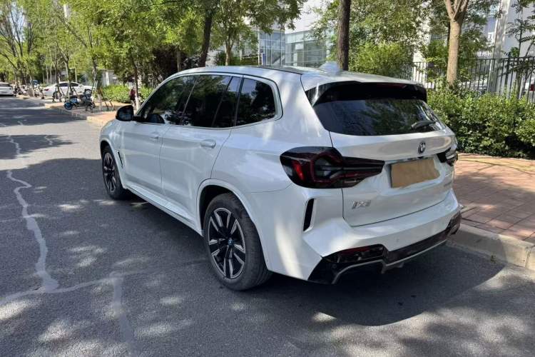 Used BMW iX3 2024 Leading Model Exterior 2