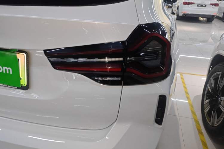 Used BMW iX3 2024 Leading Model Exterior 2