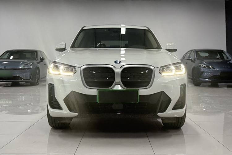 Used BMW iX3 2024 Leading Model Exterior 3