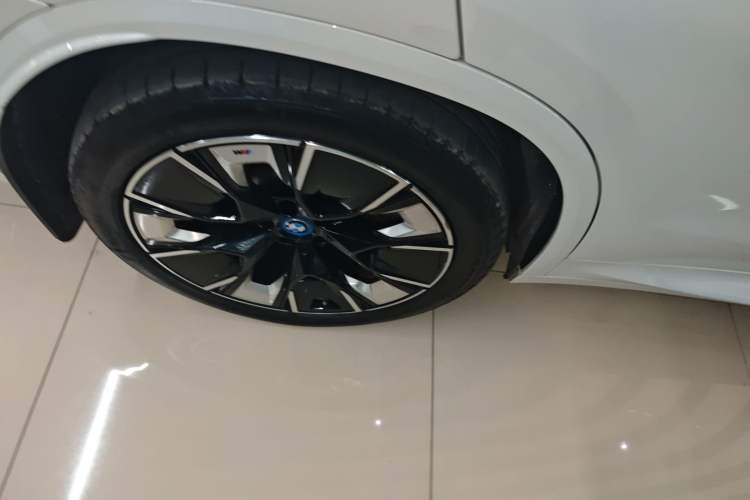 Used BMW iX3 2024 Leading Type Exterior 4