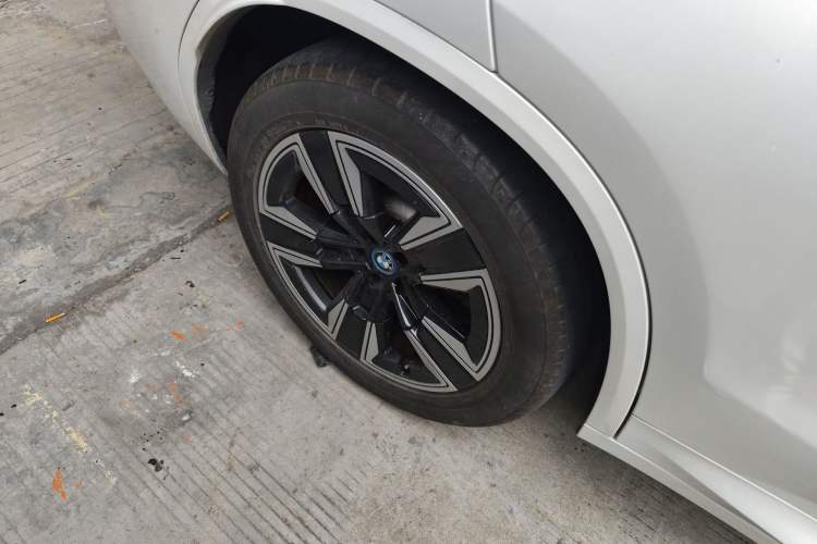 Used BMW iX3 2024 Leading Model Exterior 5