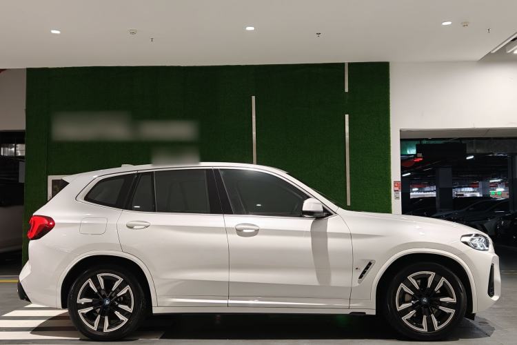 Used BMW iX3 2024 Leading Model Exterior 6