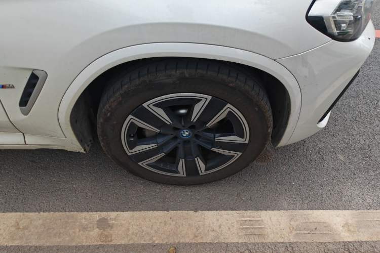 Used BMW iX3 2024 Leading Model Exterior 7