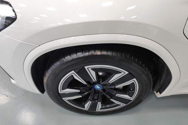 Used BMW iX3 2024 Leading Model Exterior 7