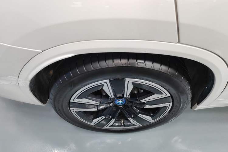 Used BMW iX3 2024 Leading Model Exterior 8
