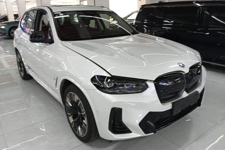 Used BMW iX3 2024 Leading Type Front Right 45 Deg