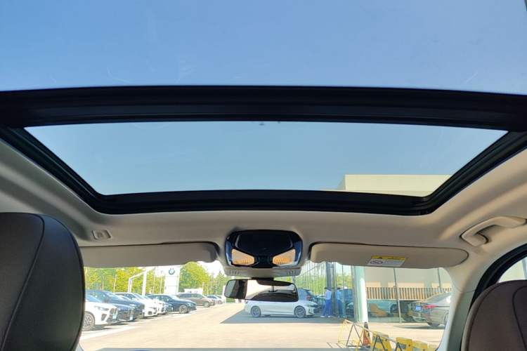 Used BMW iX3 2024 Leading Model Headliner