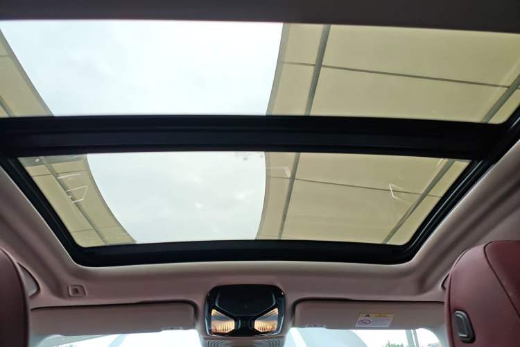 Used BMW iX3 2024 Leading Model Headliner