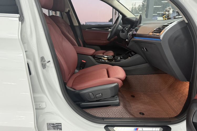 Used BMW iX3 2024 Leading Model Interior 1