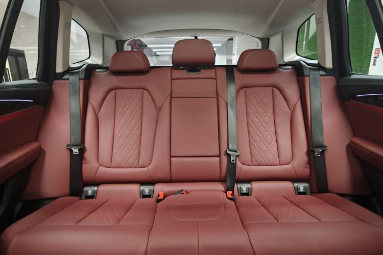 Used BMW iX3 2024 Leading Model Interior 11