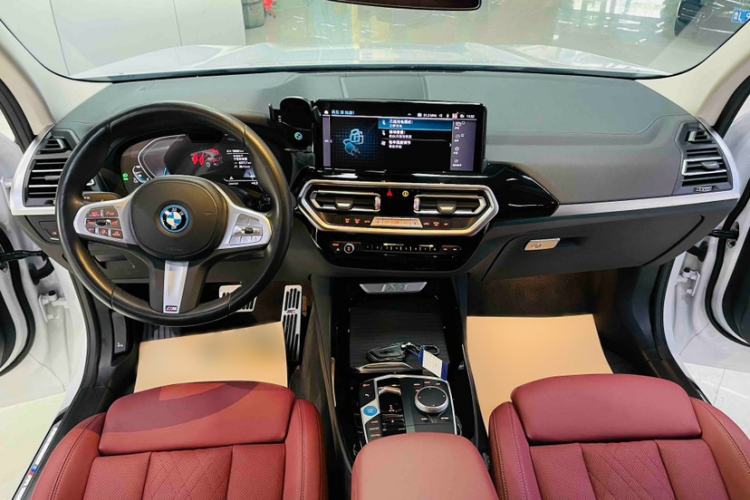 Used BMW iX3 2024 Leading Model Interior 4