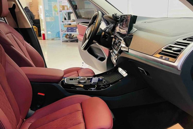 Used BMW iX3 2024 Leading Model Interior 5