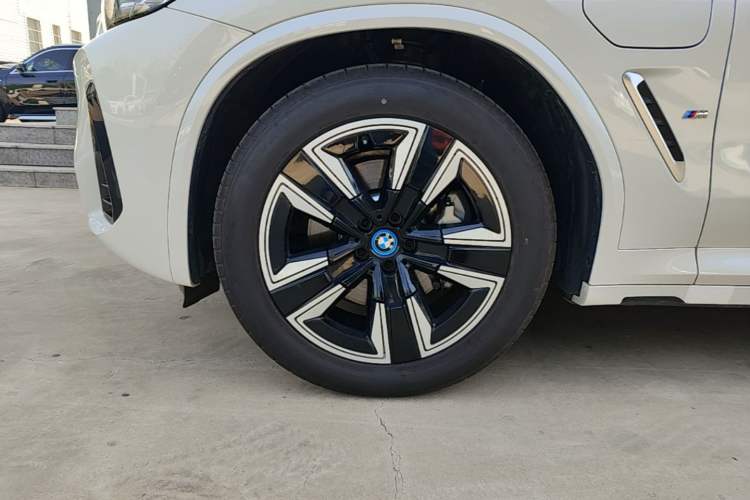 Used BMW iX3 2024 Leading Model Left Front Wheel Hub