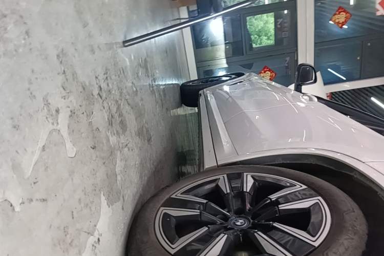 Used BMW iX3 2024 Leading Model Left Side Sill