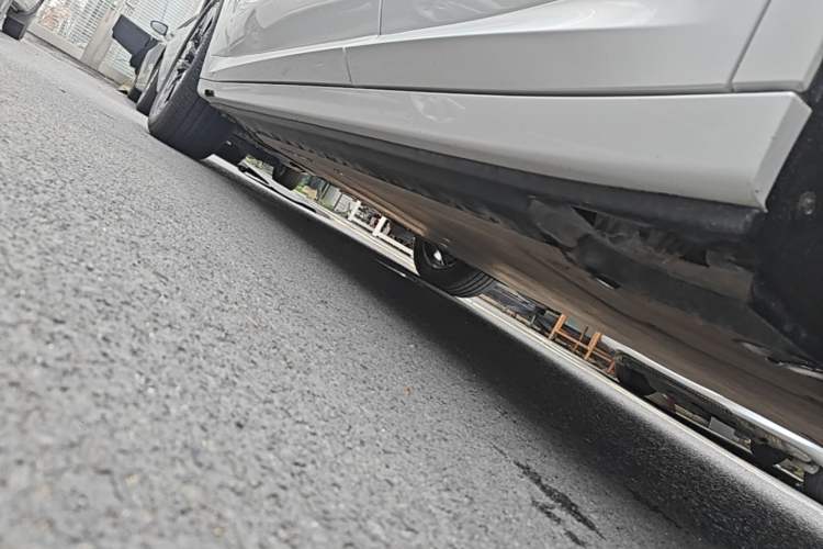 Used BMW iX3 2024 Leading Model Left Side Sill