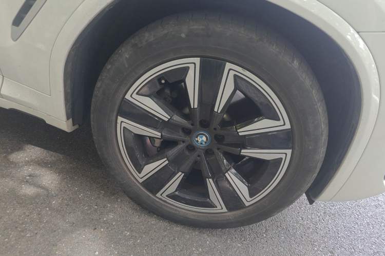 Used BMW iX3 2024 Leading Model Right Front Wheel Hub