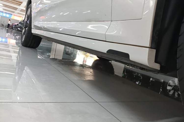 Used BMW iX3 2024 Leading Type Right Side Sill