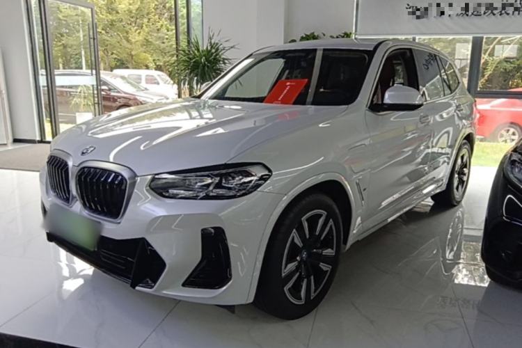 BMW iX3 2024 Leading Model