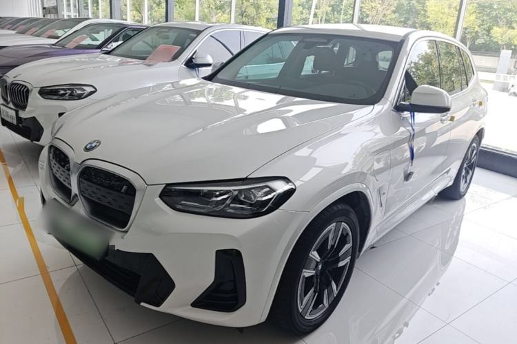 BMW iX3 2024 Leading Model