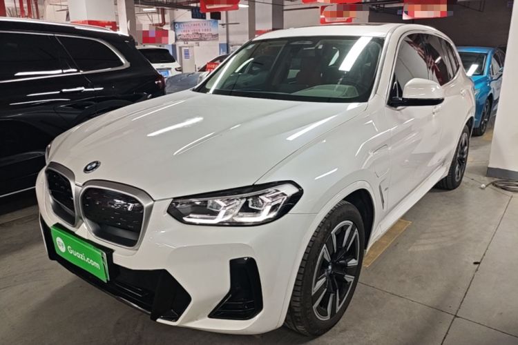 BMW iX3 2024 Leading Model