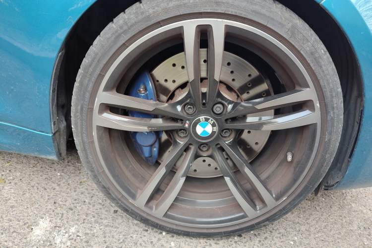 Used BMW M2 2016 M2 Right Front Wheel Hub