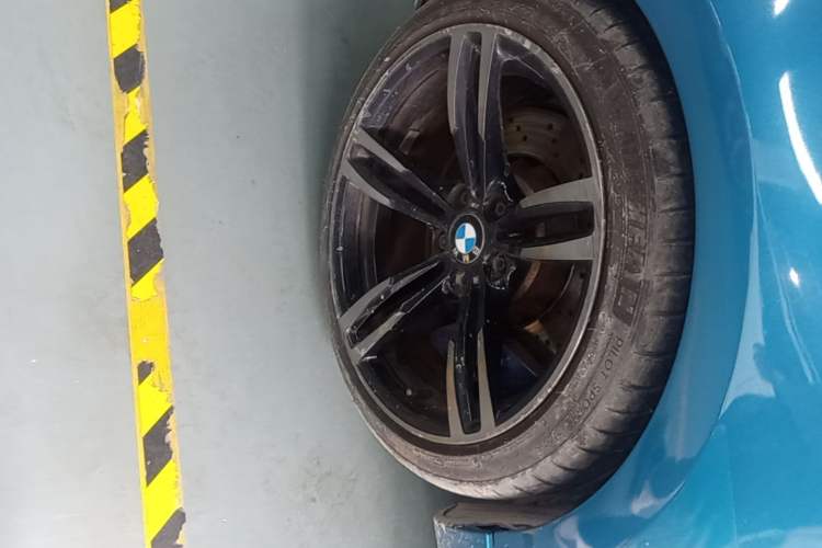 Used BMW M2 2016 M2 Right Rear Wheel Hub