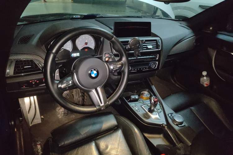 Used BMW M2 2016 M2 Interior 2