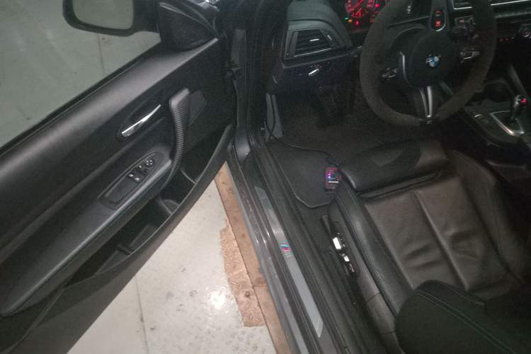 Used BMW M2 2016 M2 Interior 3
