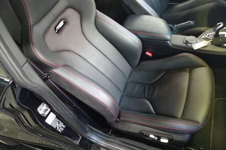 Used BMW M2 2018 M2 Thunder Edition Right Front Seat