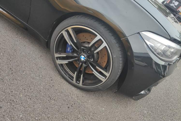 Used BMW M2 2018 M2 Thunder Edition Right Front Wheel Hub